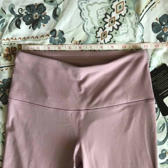 90 Degree Pink Capri Leggings; S - Picture 5 of 5